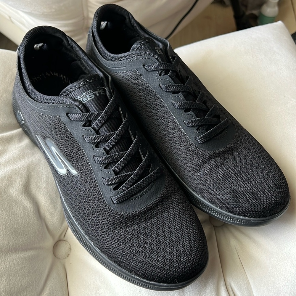 Skechers Go Flex Slip in Women’s 10 Black Walking Sneaker Casual Shoes